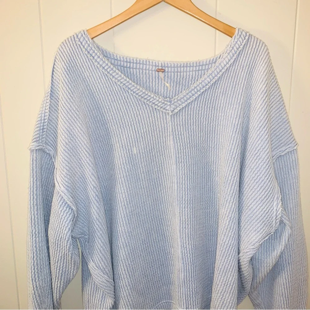 Free people Easy V sweatshirt Light Blue - Picture 2 of 6